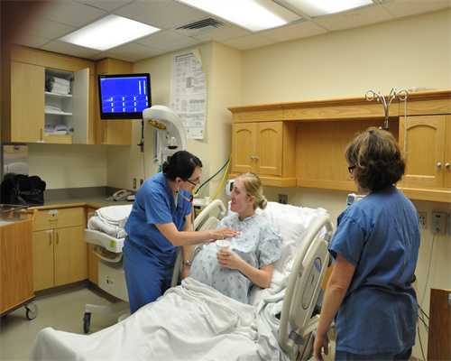 代孕收费多少,卵巢早衰➕巧囊术后 孕七周 一天三顿吐